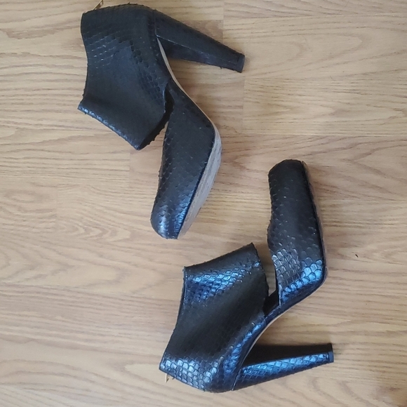 Loeffler Randall Black Leather Snakeskin Platform Heels Size 10 - Picture 9 of 9